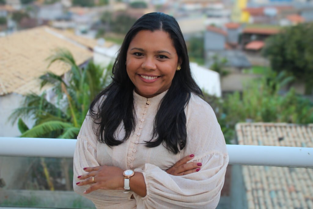 Sara Corrêa, advogada, em retrato profissional.